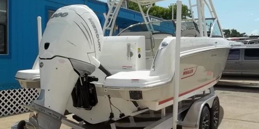Boston Whaler 230 Vantage