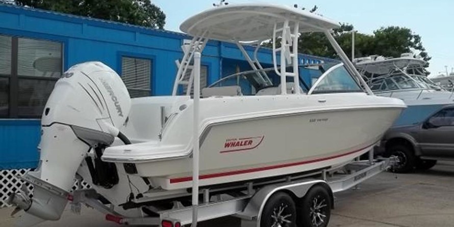 Boston Whaler 230 Vantage
