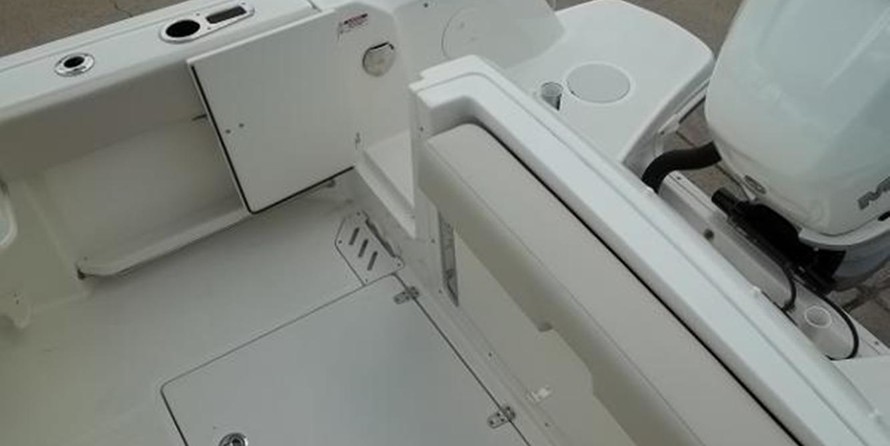 Boston Whaler 230 Vantage