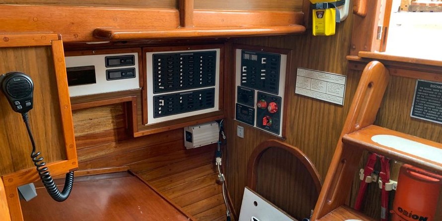 Cascade Center Cockpit