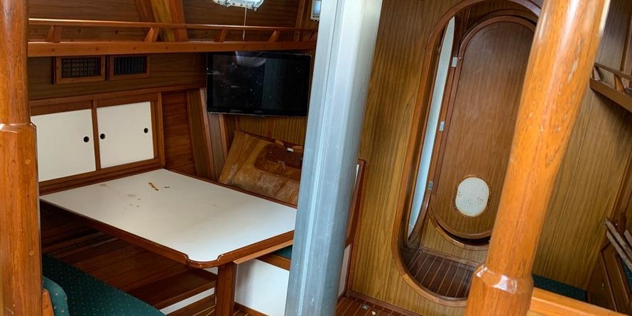 Cascade Center Cockpit