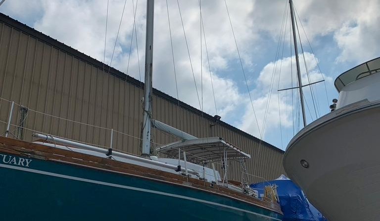 Cascade Center Cockpit