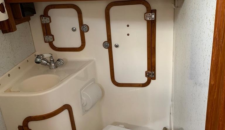 Cascade Center Cockpit