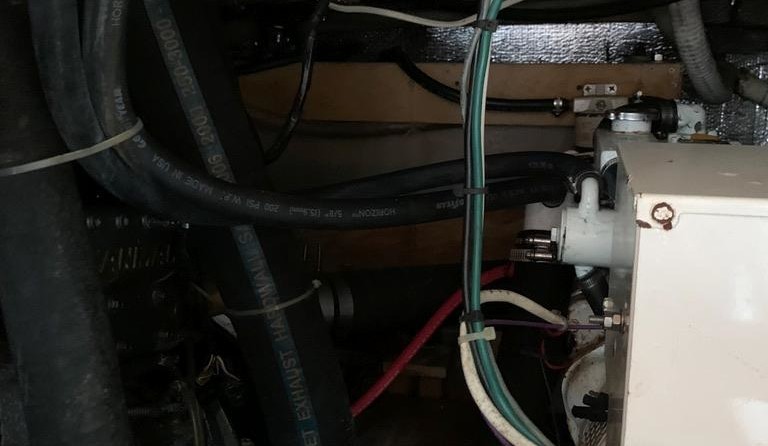 Cascade Center Cockpit