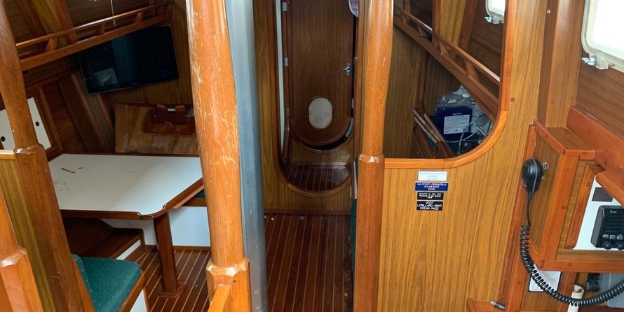 Cascade Center Cockpit