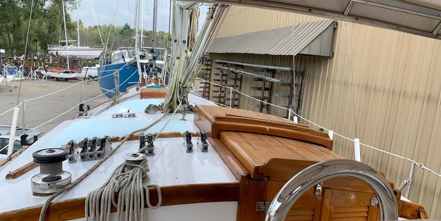 Cascade Center Cockpit