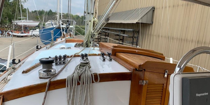 Cascade Center Cockpit