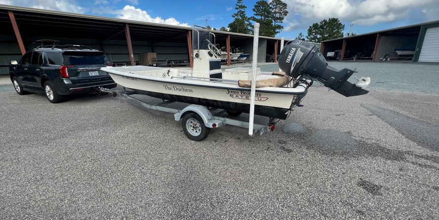 Jones Brothers Bateau 17