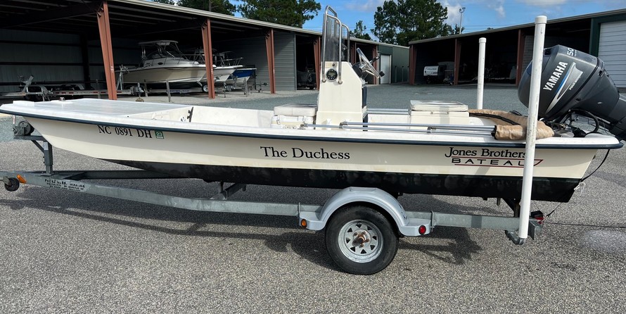 Jones Brothers Bateau 17