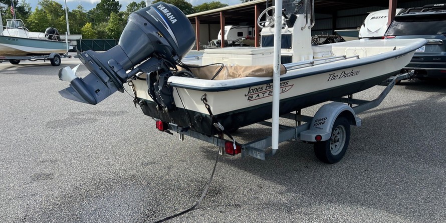 Jones Brothers Bateau 17