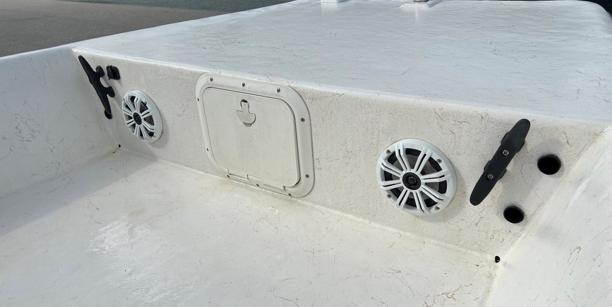 Jones Brothers Bateau 17