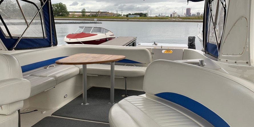 Bayliner 325 Cruiser