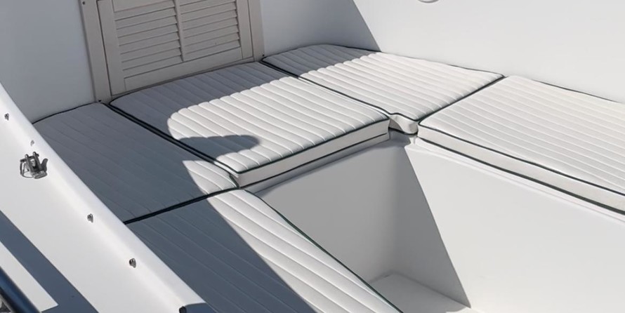 Mako 261 Center Console