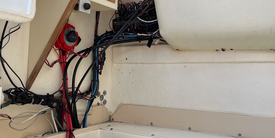 Mako 261 Center Console