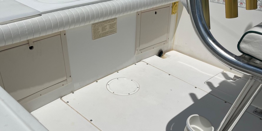 Mako 261 Center Console