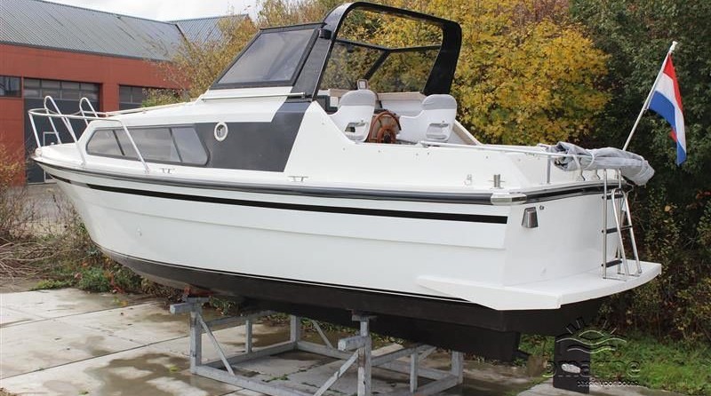 Elna 750
