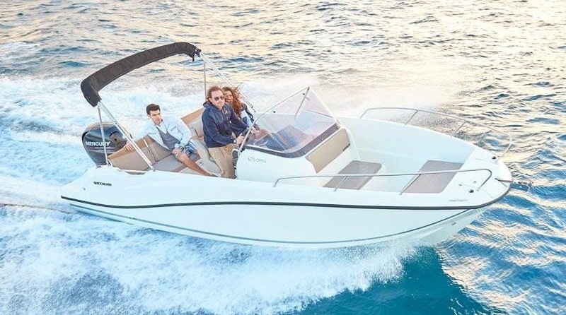 Quicksilver Activ 675 Open