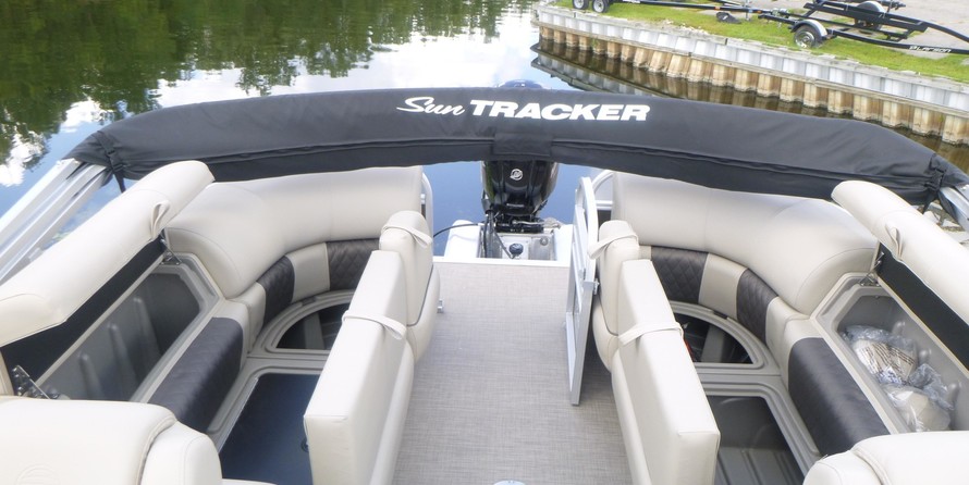 Sun Tracker Party Barge 22 DLX