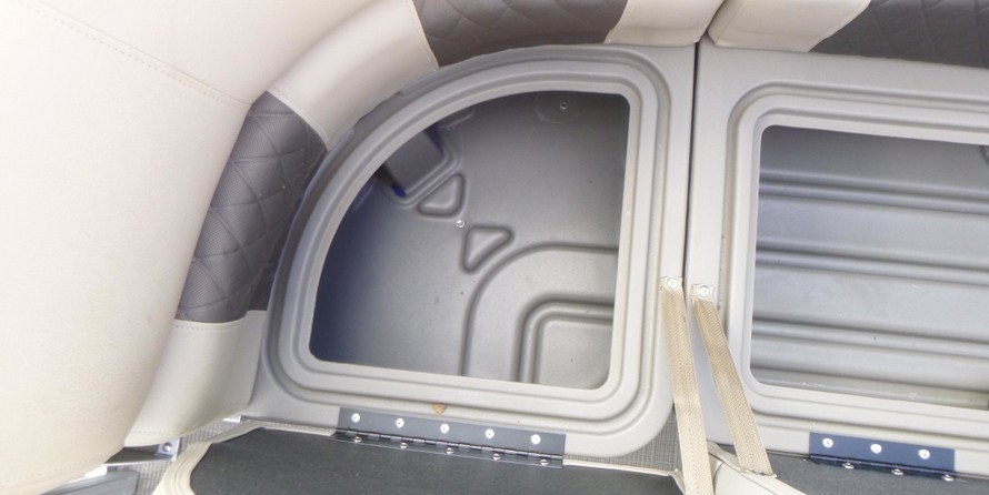 Sun Tracker Party Barge 22 DLX