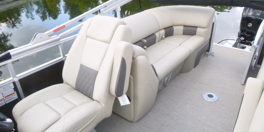 Sun Tracker Party Barge 22 DLX