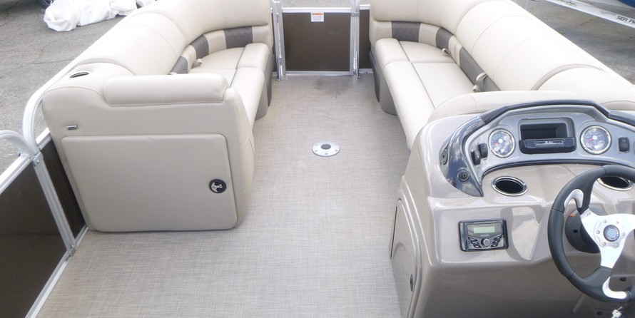 Sun Tracker Party Barge 22 DLX