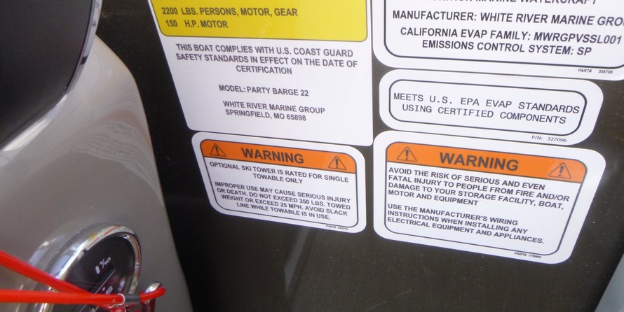 Sun Tracker Party Barge 22 DLX