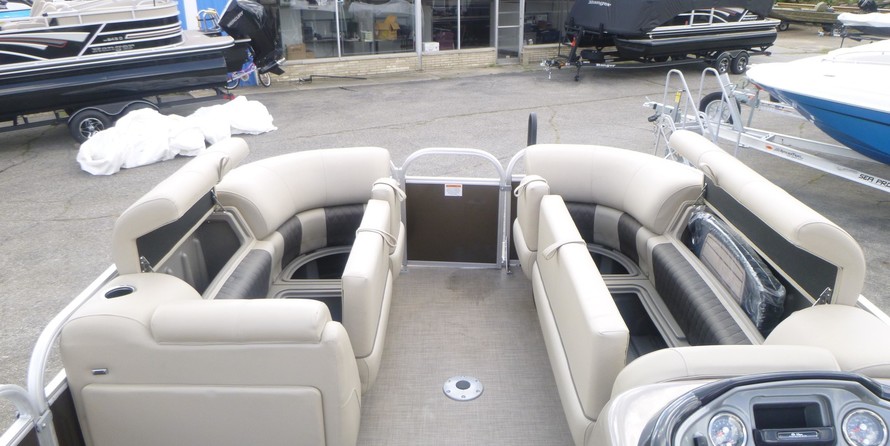 Sun Tracker Party Barge 22 DLX