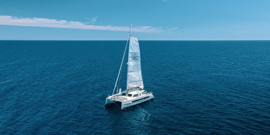 Catana 53