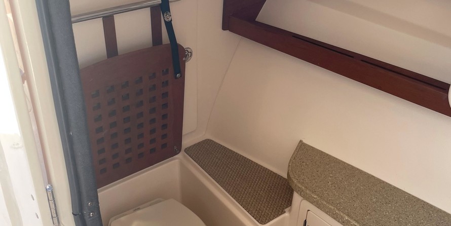 Grady-White Freedom 335