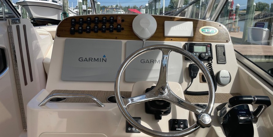 Grady-White Freedom 335