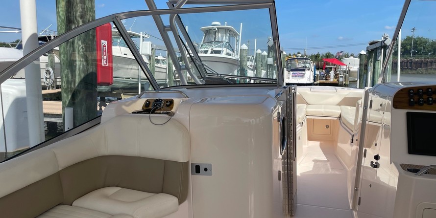 Grady-White Freedom 335