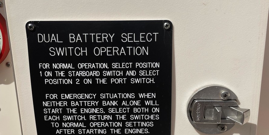 Grady-White Freedom 335