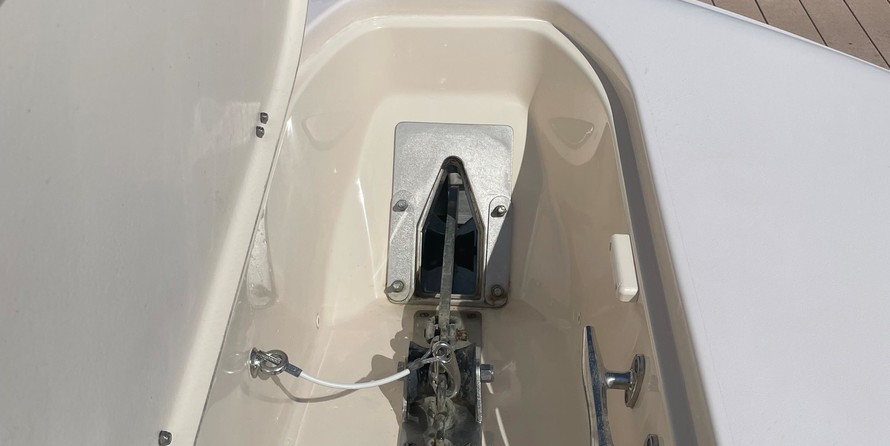 Grady-White Freedom 335