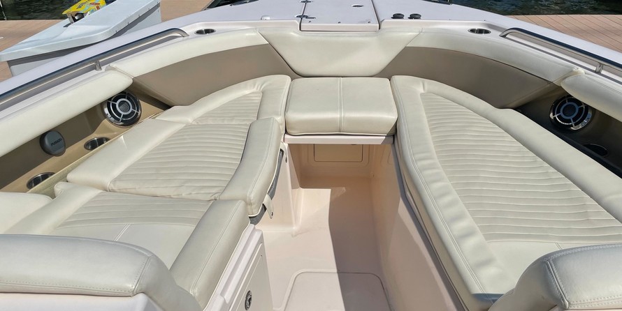 Grady-White Freedom 335