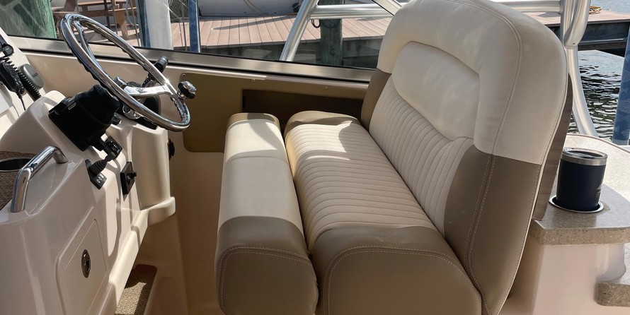 Grady-White Freedom 335