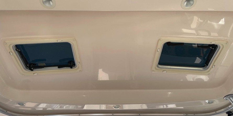 Grady-White Freedom 335