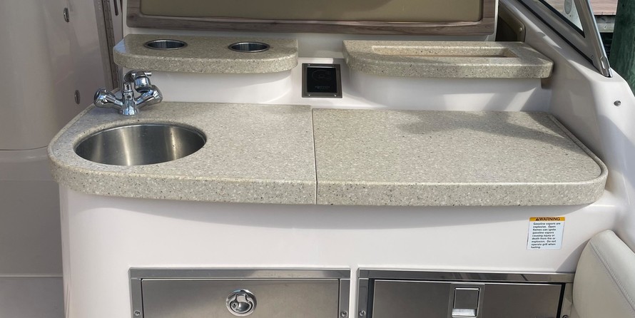 Grady-White Freedom 335