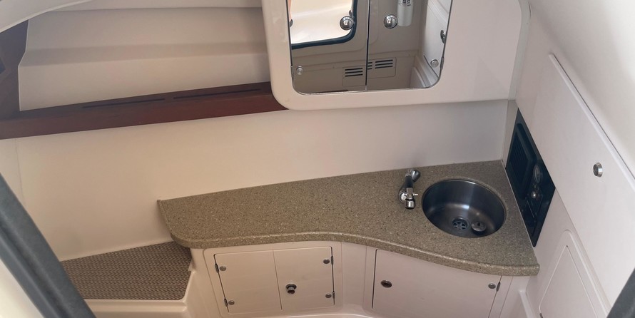 Grady-White Freedom 335