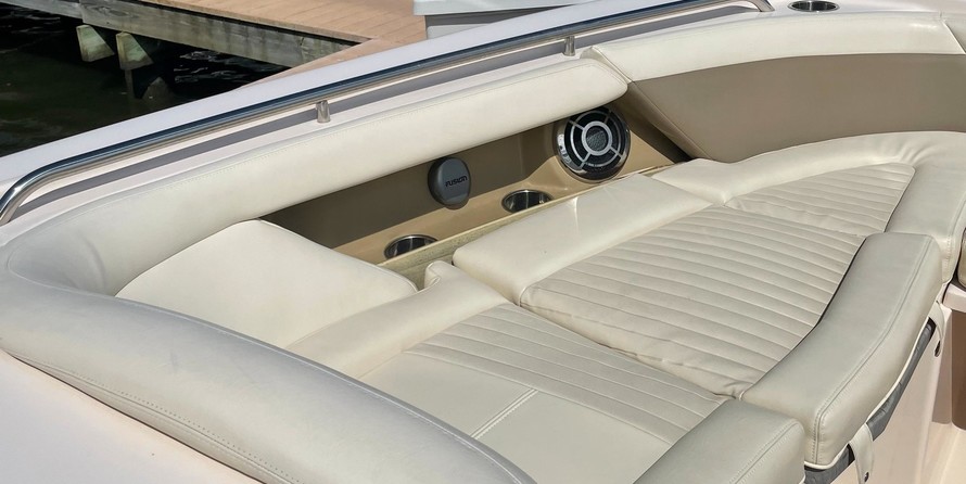 Grady-White Freedom 335