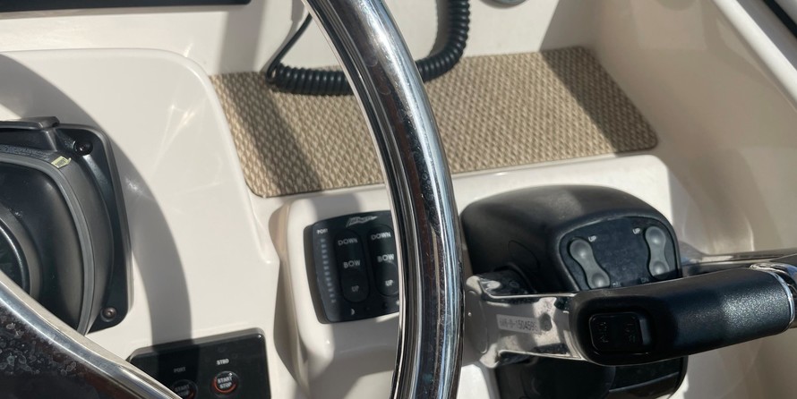 Grady-White Freedom 335