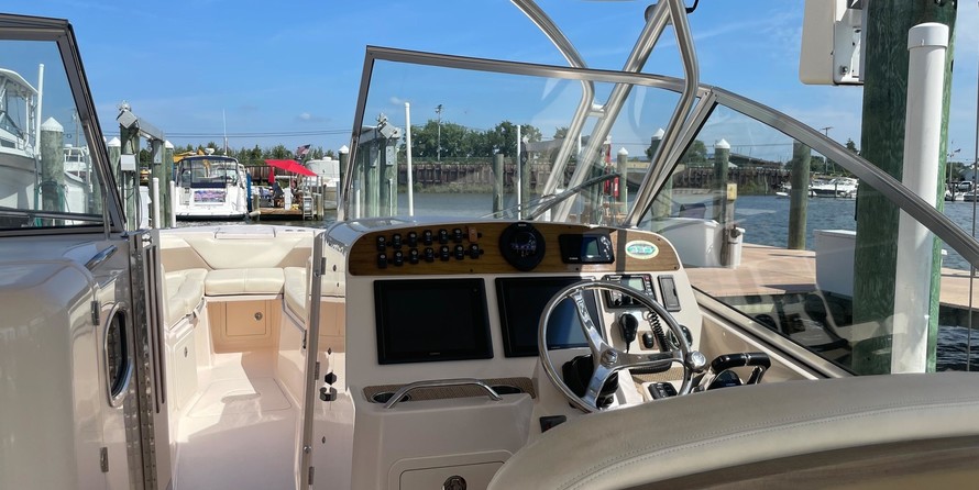 Grady-White Freedom 335