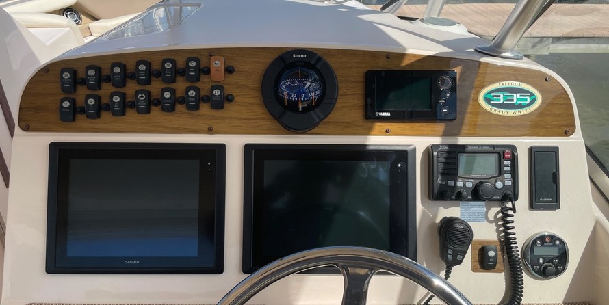 Grady-White Freedom 335