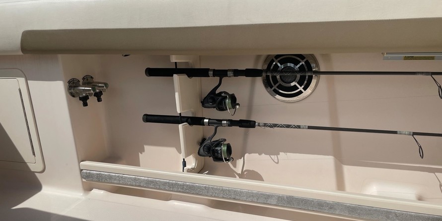 Grady-White Freedom 335