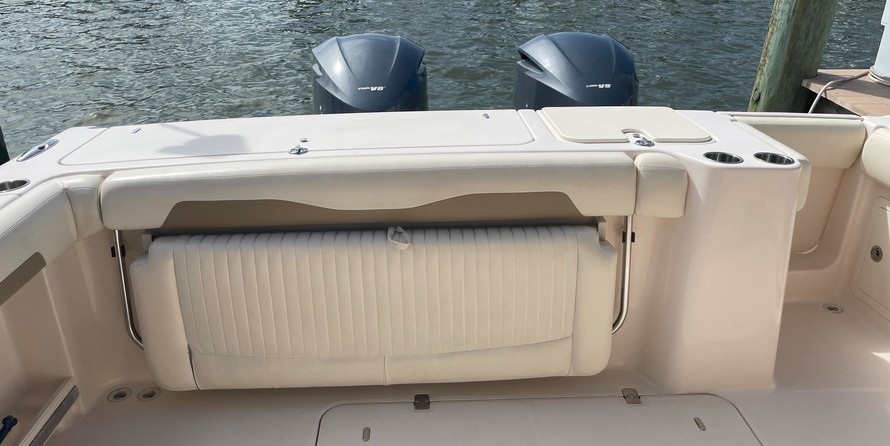 Grady-White Freedom 335