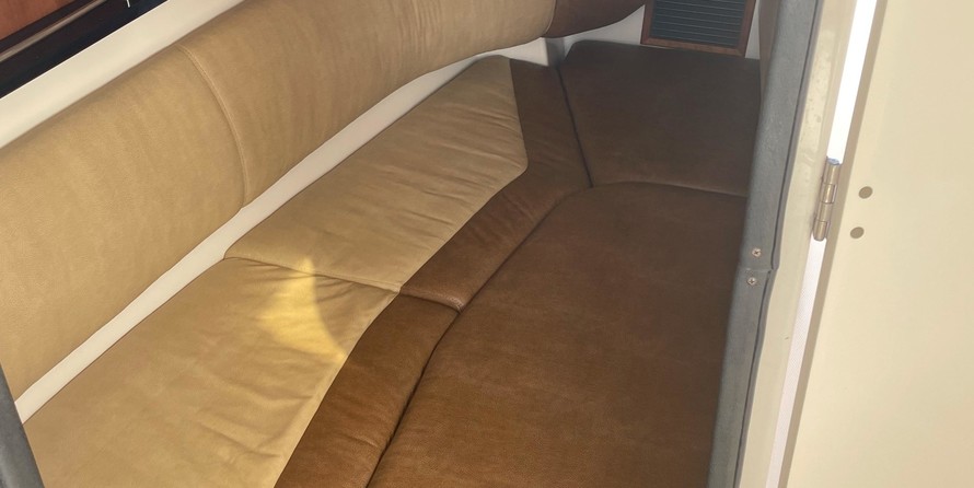 Grady-White Freedom 335