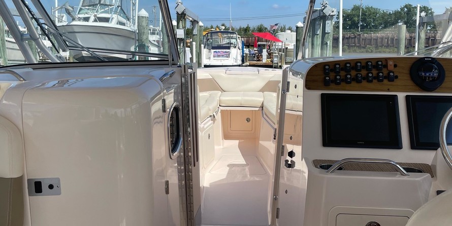 Grady-White Freedom 335