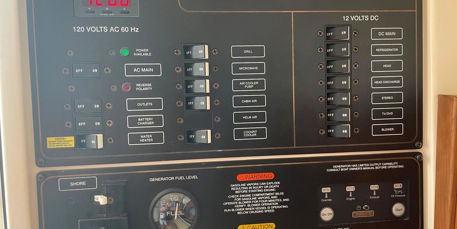 Grady-White Freedom 335