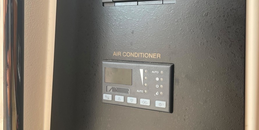 Grady-White Freedom 335