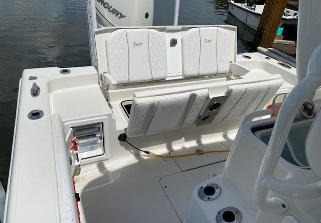 Ranger boats 2400 bay