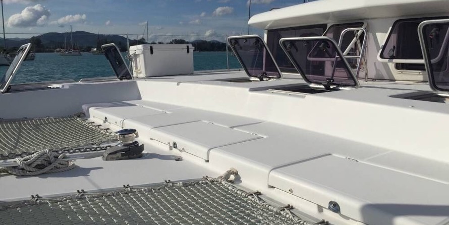 Lagoon 421